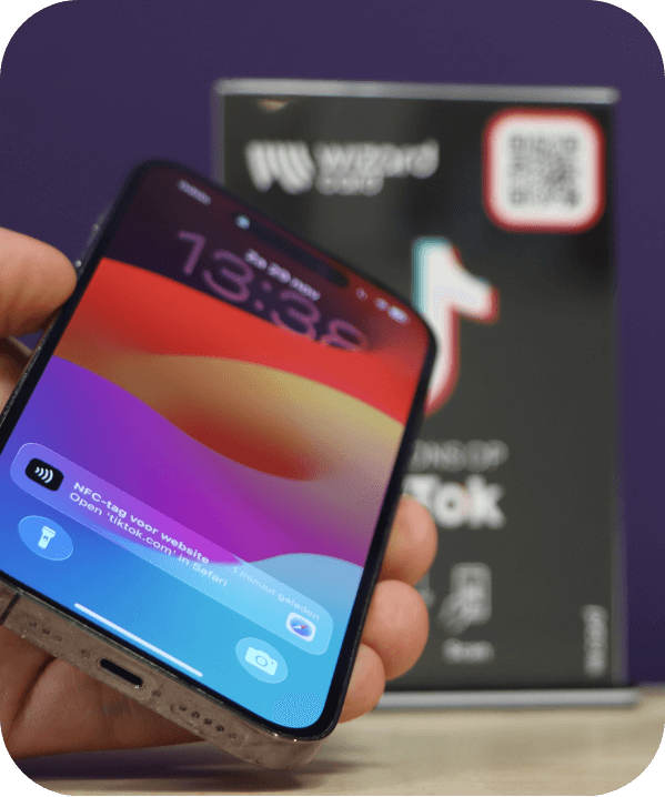 TikTok NFC display bordje